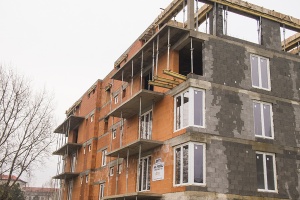 pohľad na výstavbu bytového domu z Karpatskej ulice